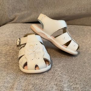 White leather sandals w/ butterfly detail, size 3